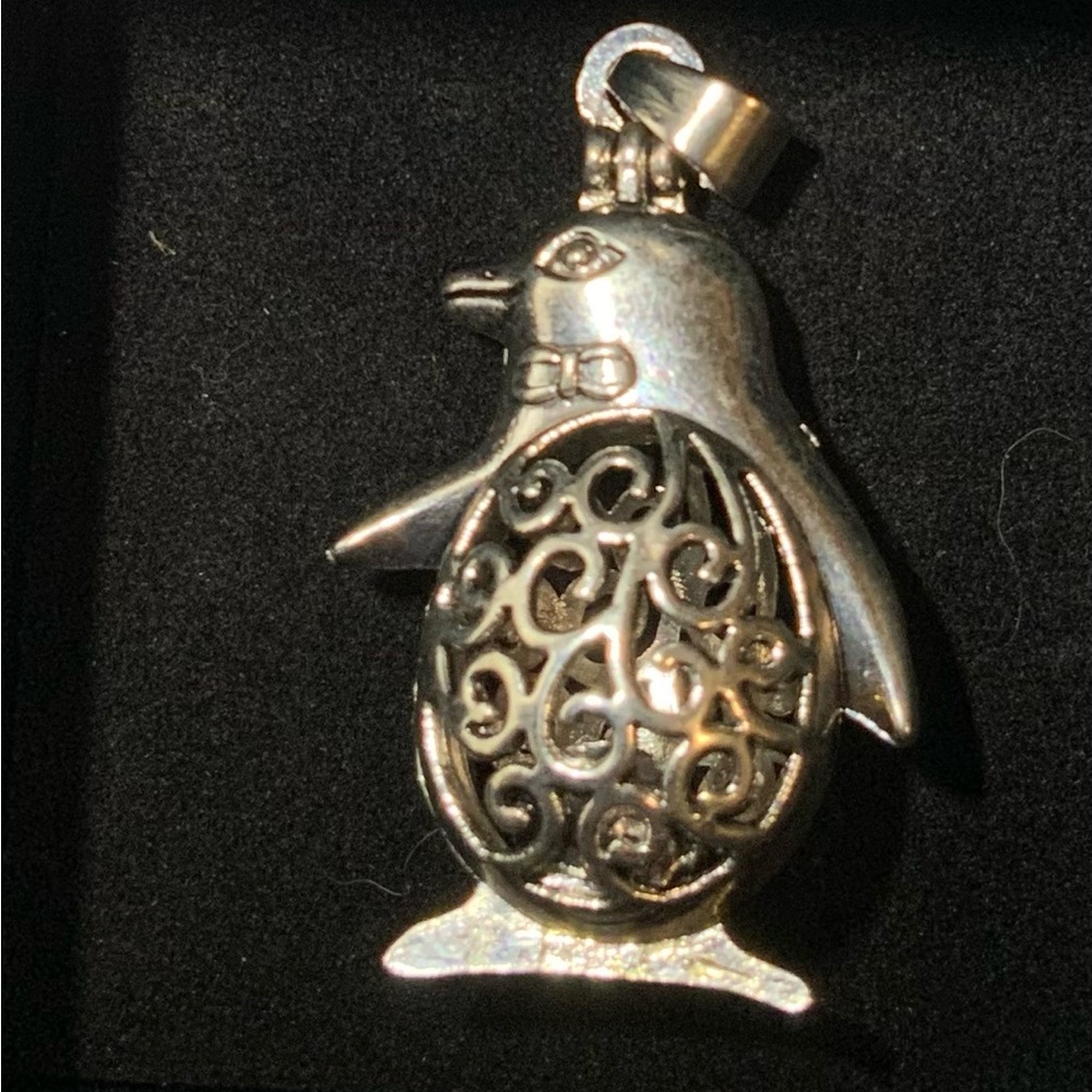 Large adorable penguin cage